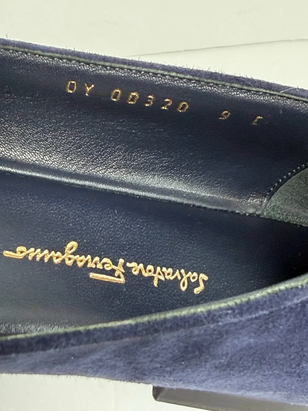 SALVATORE FERRAGAMO Navy Blue Trifoglio Loafer - size 9 C - Picture 12 of 13